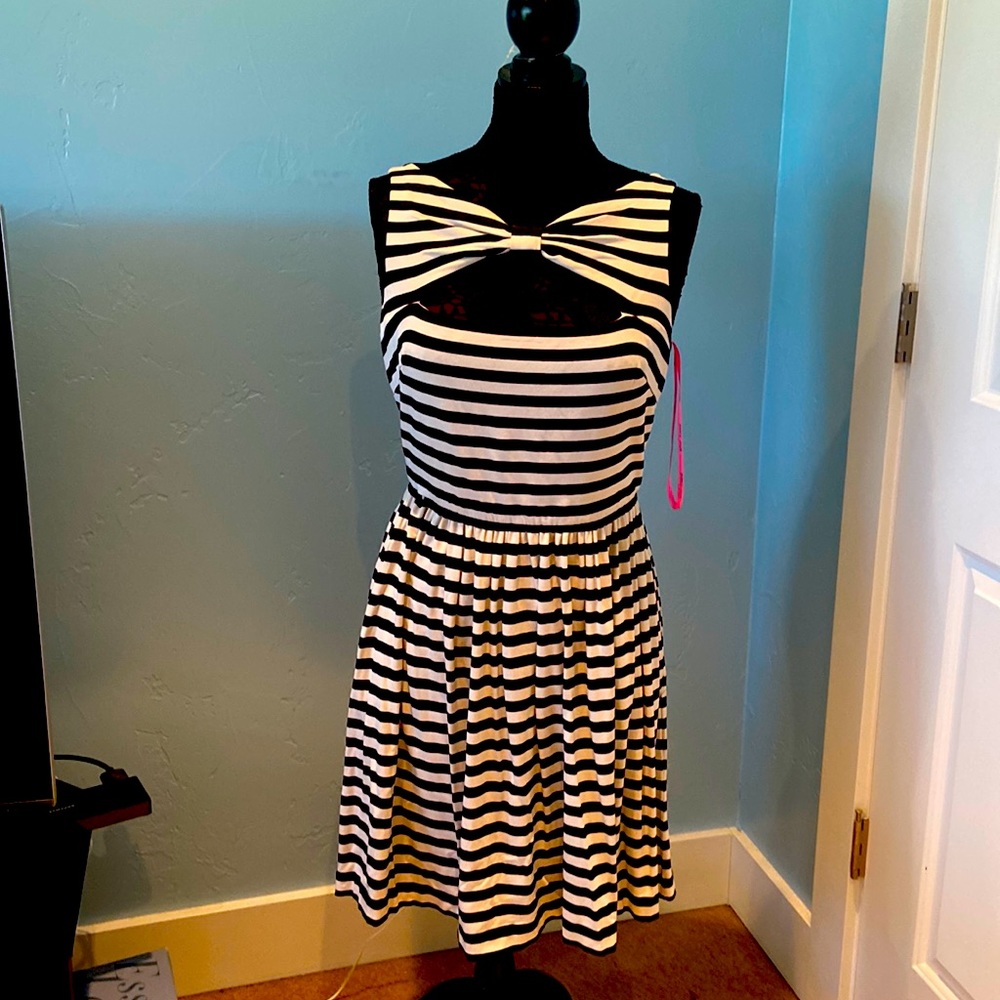Betsey Johnson bow front striped dress  size 10 - adorable- worn once